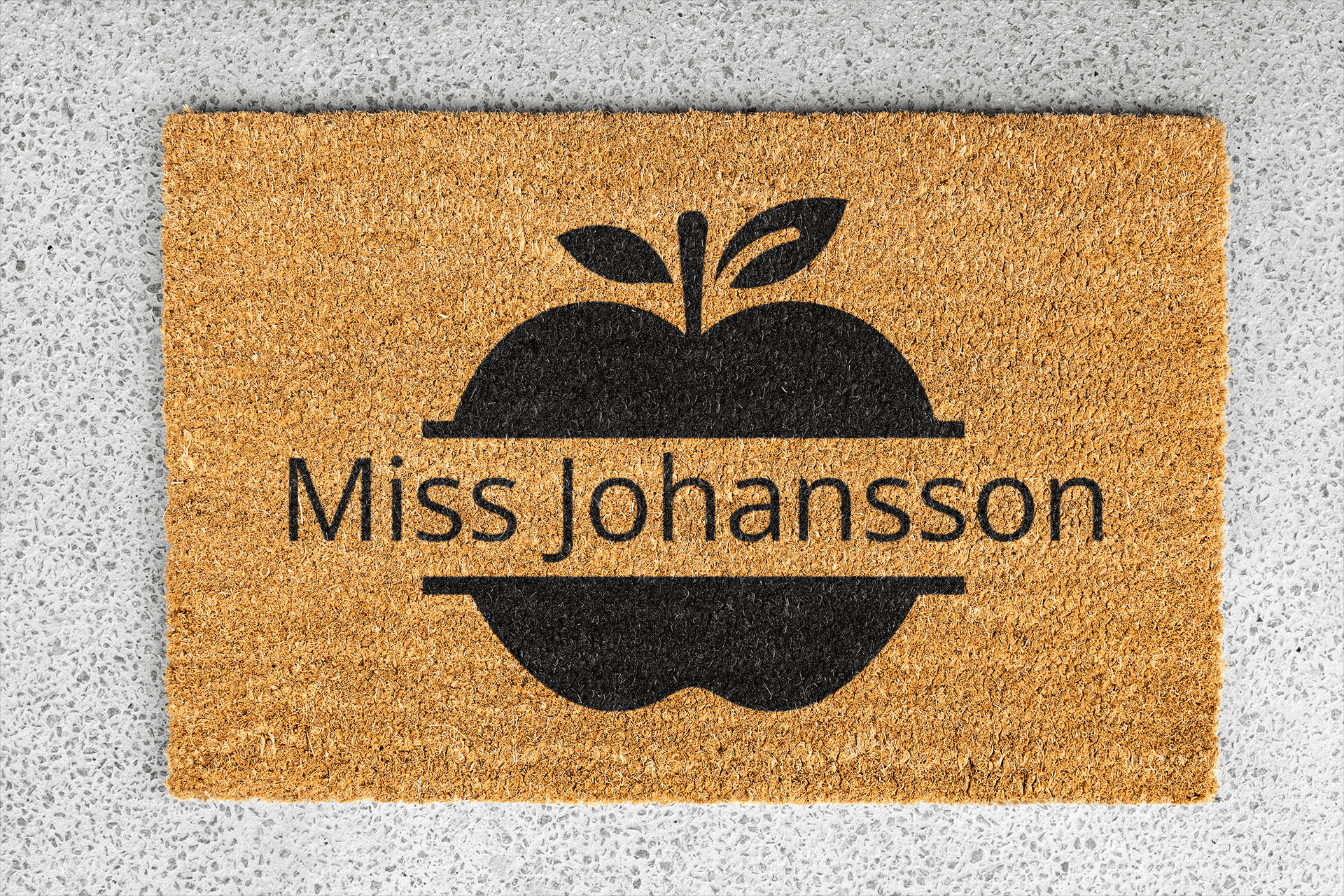 Personalized coir doormat handmade by Matnifique.